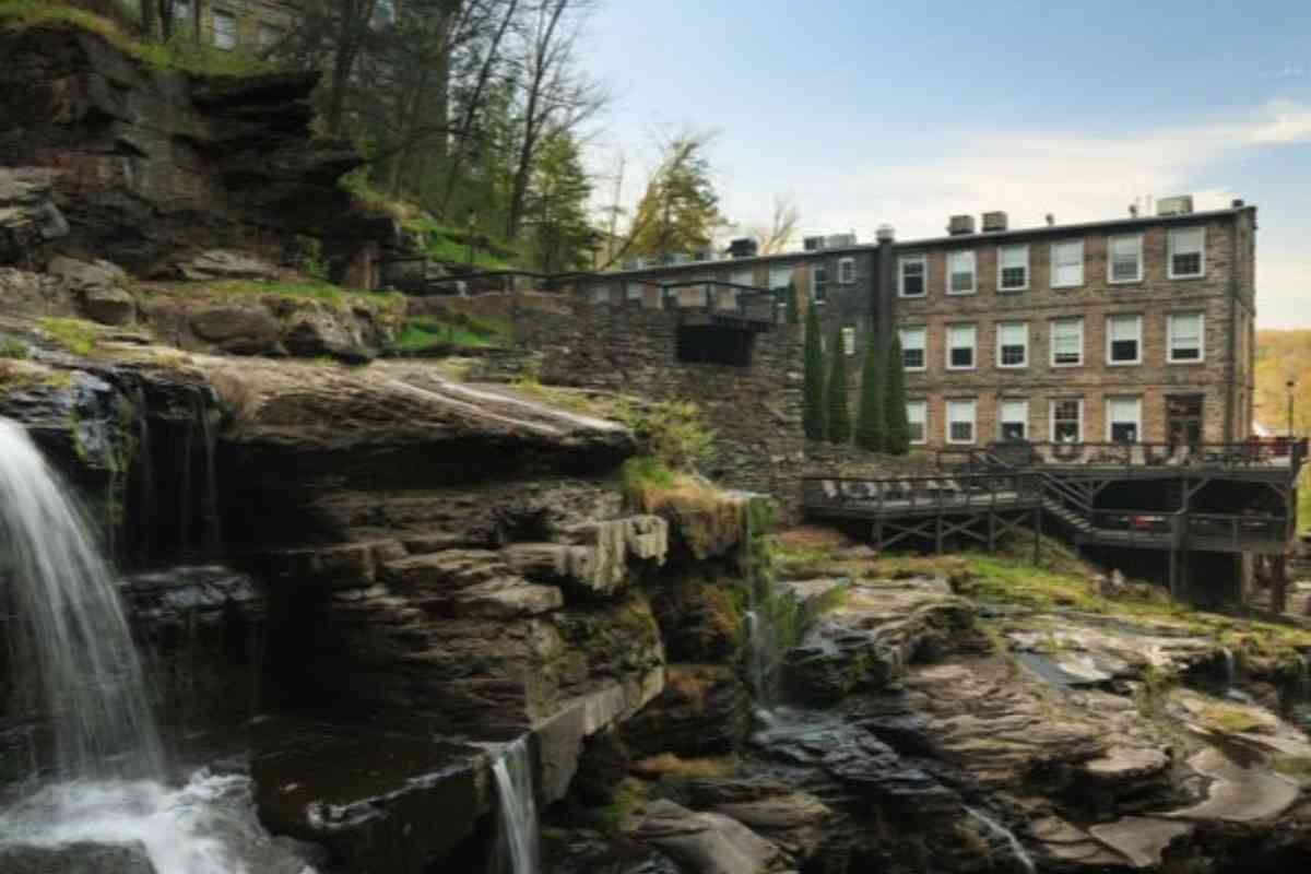 5 Amazing Weekend Getaways – Drivable Destinations Near Pittsburgh for Couples 1