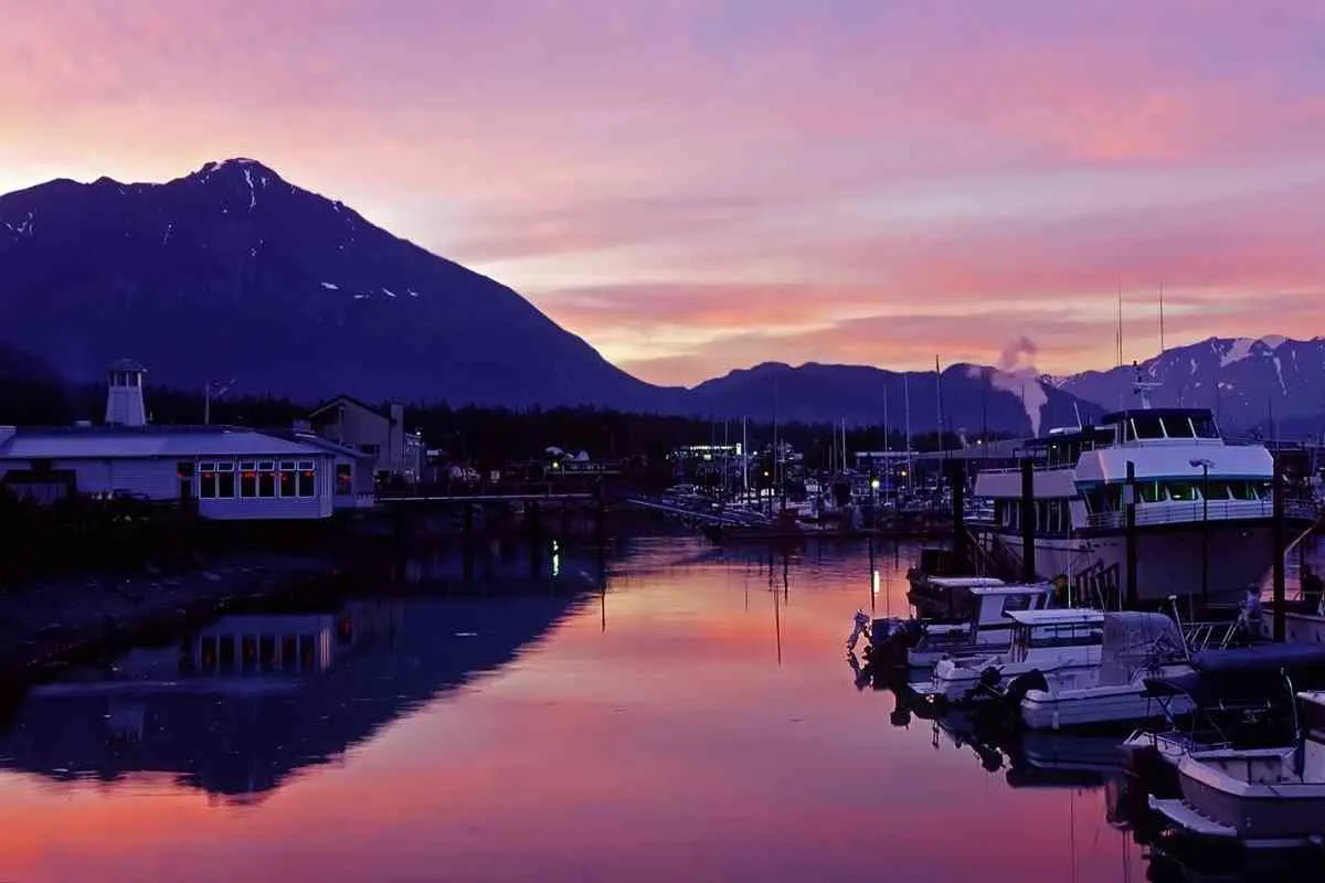 Top 9 Spots to Visit in Alaska 4