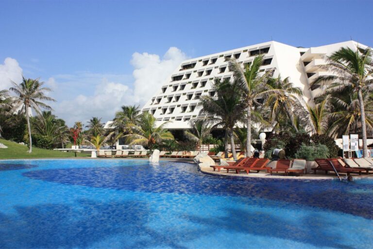 Are Resorts In Mexico Safe? Tips To Stay Safe In Mexico