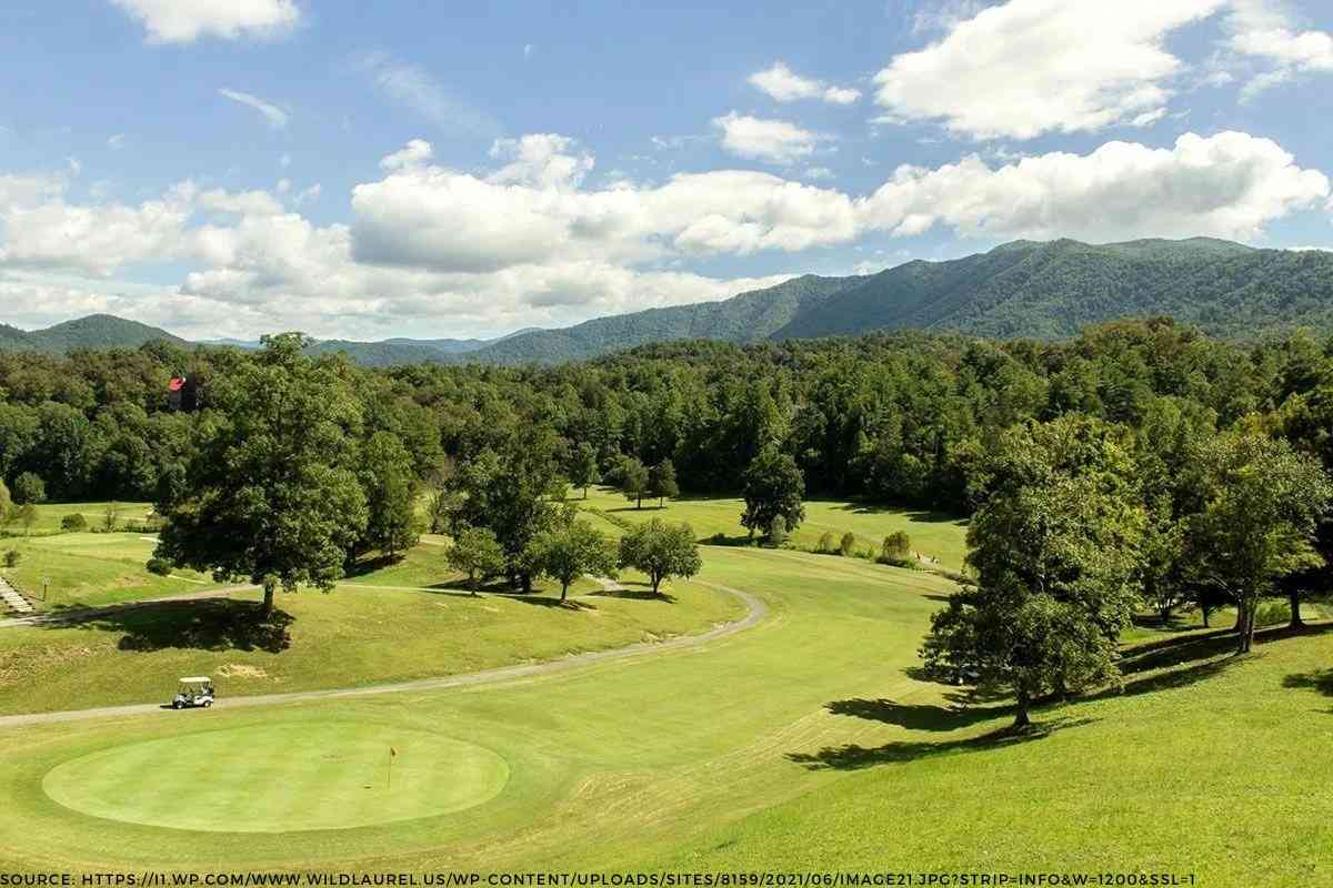 12 Indoor And Outdoor Golf Courses Near Gatlinburg, Tennessee - Addicted to Vacation