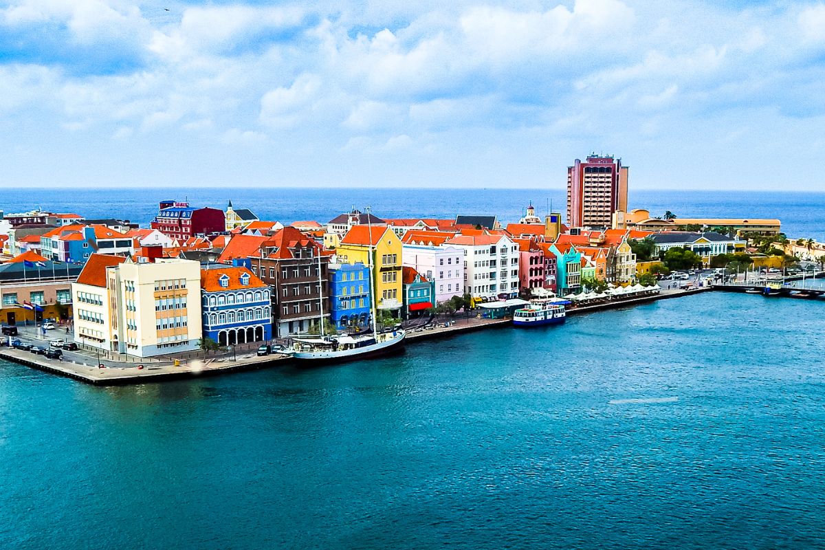 What are the best stops between Aruba and Curacao