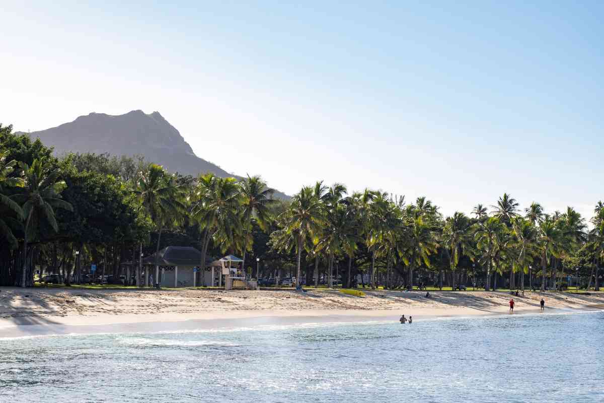 Whats the least crowded beach in Oahu 6