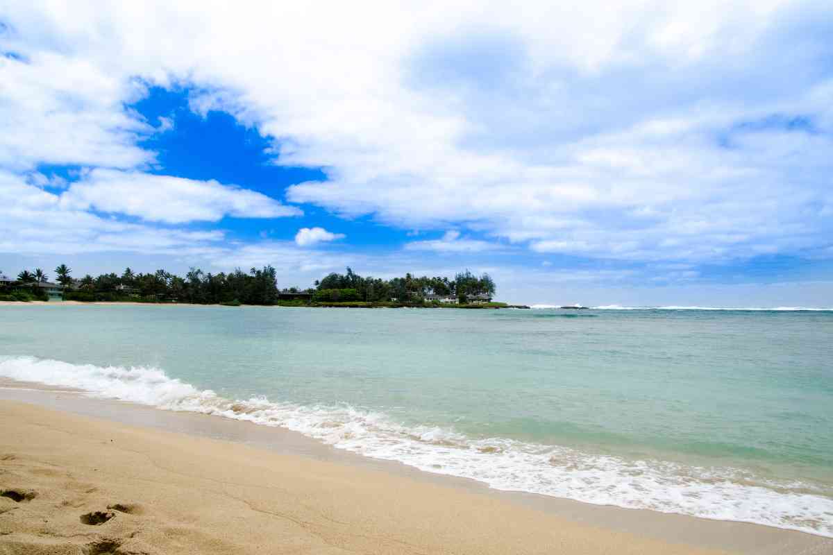 least crowded beaches near Honolulu 15