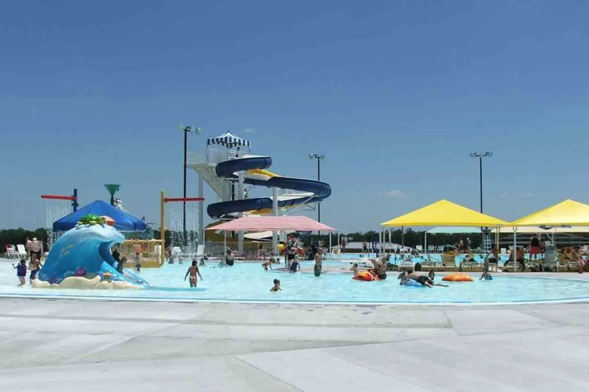 best outdoor waterparks in texas 12