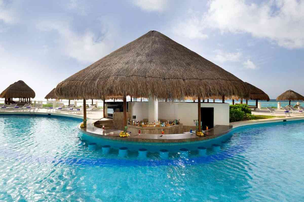mexico resorts with swim up bar 3