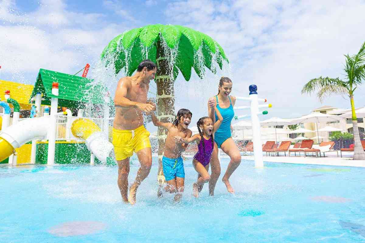 All Inclusive Resorts in Cancun with Water Slides 4