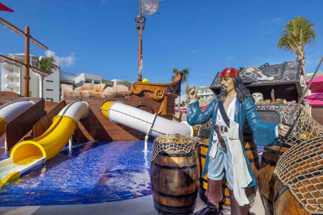 9 of the Best AllInclusive Resorts in Cancun with Water Slides