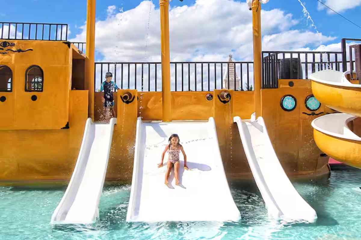 All Inclusive Resorts in Cancun with Water Slides 8