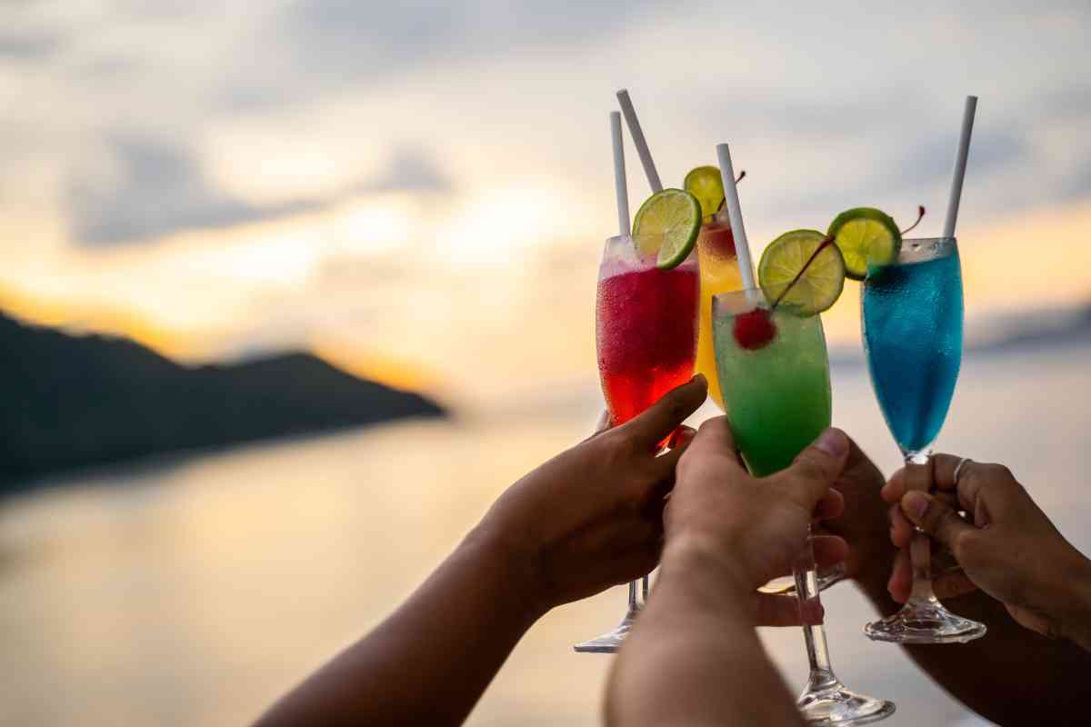 what drinks are free on royal caribbean 1
