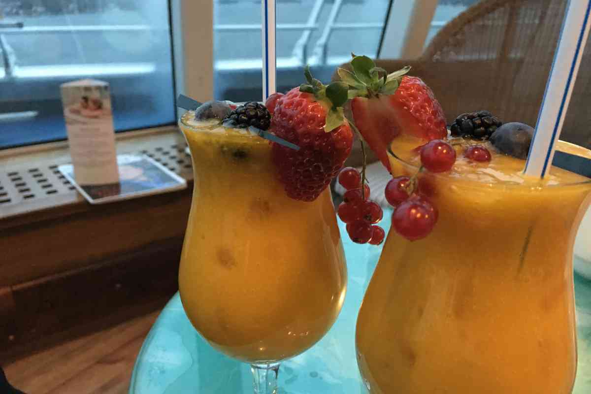 what drinks are free on royal caribbean 4