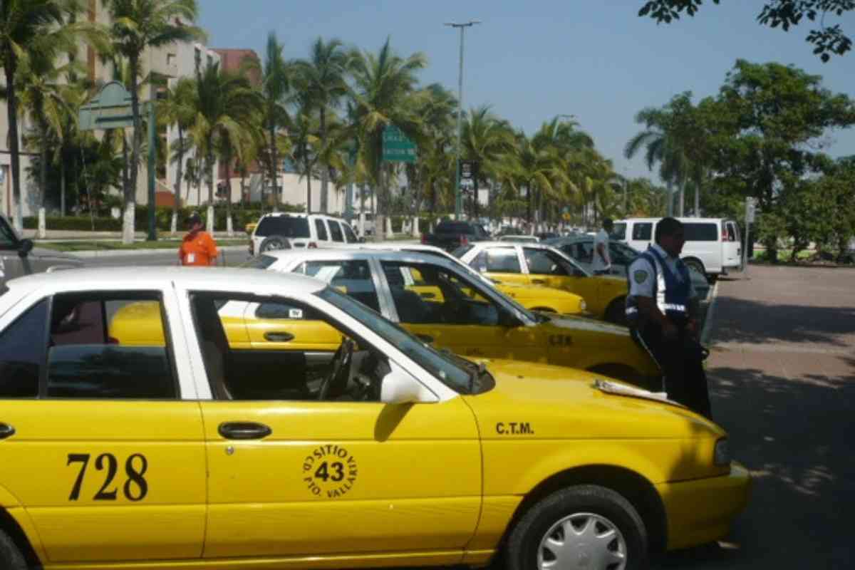 are puerto vallarta taxis safe 2